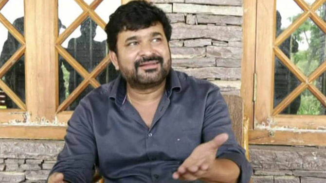 ಜೈಲಿನಲ್ಲಿರುವ ವಿನಯ್ ಕುಲಕರ್ಣಿಗೆ 24ನೇ ವಿವಾಹ ವಾರ್ಷಿಕೋತ್ಸವ.. ಜೈಲಿನಲ್ಲಿರುವ ವಿನಯ್ ಕುಲಕರ್ಣಿಗೆ 24ನೇ ವಿವಾಹ ವಾರ್ಷಿಕೋತ್ಸವ..