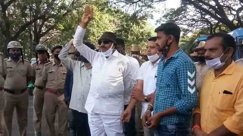 ಸಿಎಂ ಯಡಿಯೂರಪ್ಪಗೆ ಒಳ್ಳೆಯ ಸಲಹೆಗಾರರು ಇಲ್ಲ, ಇದು ಕಾಮಿಡಿ ಕರ್ಫ್ಯೂ: ವಾಟಾಳ್ ನಾಗರಾಜ್