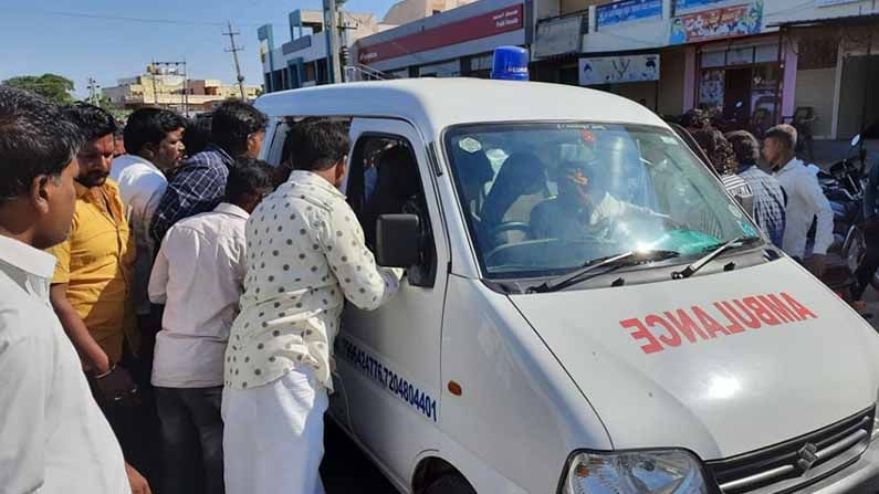 ಬುದ್ದಿವಾದ ಹೇಳೋದೆ ತಪ್ಪಾಗಿ ಹೋಯ್ತಾ? ಮನನೊಂದ ಯುವಕನಿಂದ ವಿಷ ಸೇವನೆ