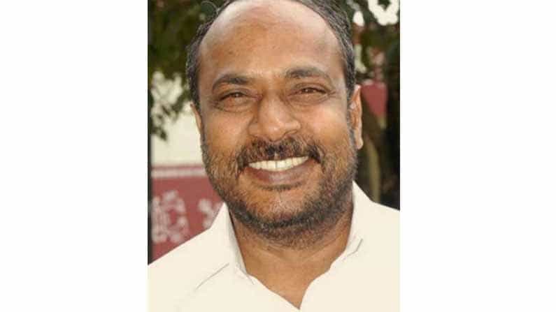 ರೈಲಿಗೆ ತಲೆಕೊಟ್ಟು ಆತ್ಮಹತ್ಯೆ ಮಾಡಿಕೊಂಡ ವಿಧಾನ ಪರಿಷತ್ ಉಪ ಸಭಾಪತಿ ಎಸ್ ಎಲ್ ಧರ್ಮೇಗೌಡ ರೈಲಿಗೆ ತಲೆಕೊಟ್ಟು ಆತ್ಮಹತ್ಯೆ ಮಾಡಿಕೊಂಡ ವಿಧಾನ ಪರಿಷತ್ ಉಪ ಸಭಾಪತಿ ಎಸ್ ಎಲ್ ಧರ್ಮೇಗೌಡ