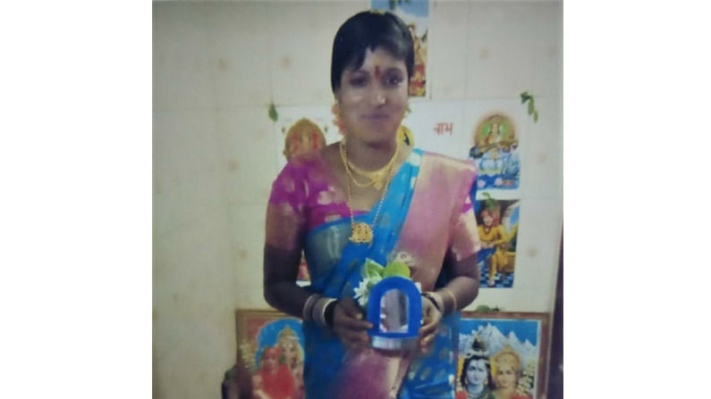 ಏಳು ತಿಂಗಳ ಹಿಂದೆ ಮದುವೆಯಾದ ಮಹಿಳೆ ನೇಣಿಗೆ ಶರಣು.. ಕಾರಣವೇನು? ಏಳು ತಿಂಗಳ ಹಿಂದೆ ಮದುವೆಯಾದ ಮಹಿಳೆ ನೇಣಿಗೆ ಶರಣು.. ಕಾರಣವೇನು?