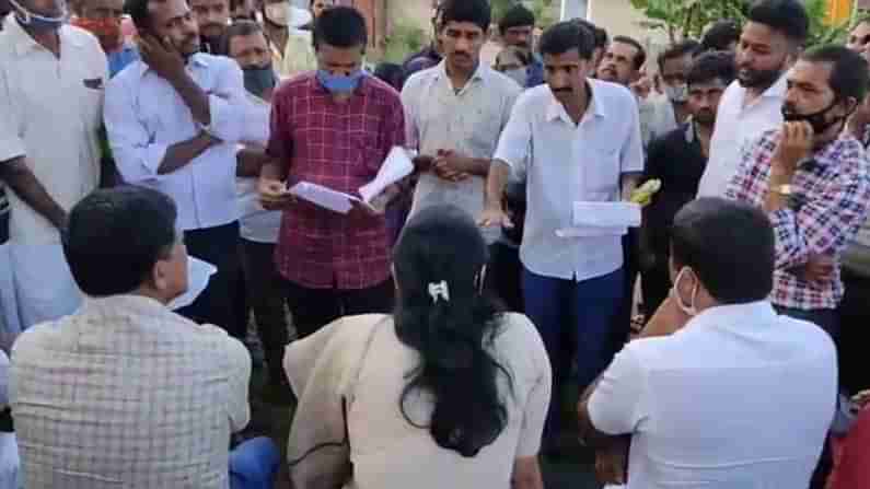 ಗ್ರಾಮ ಪಂಚಾಯತಿ ಚುನಾವಣಾ ಪ್ರಚಾರಕ್ಕೆ ಹೋದ ಸಂಸದೆ ಶೋಭಾ ಕರಂದ್ಲಾಜೆಗೆ ಗ್ರಾಮಸ್ಥರಿಂದ ಕ್ಲಾಸ್..