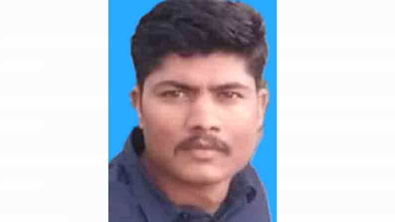 ಸ್ವಯಂ ಪ್ರೇರಿತರಾಗಿ ಟ್ರಾಪಿಕ್ ನಿಯಂತ್ರಿಸುತ್ತಿದ್ದ ಜನರ ಮೇಲೆ ಸಬ್ ಇನ್ಸ್ಪೆಕ್ಟರ್ ದರ್ಪ, ಪ್ರತಿಭಟನೆಗೆ ಮುಂದಾದ ಸಾರ್ವಜನಿಕರು