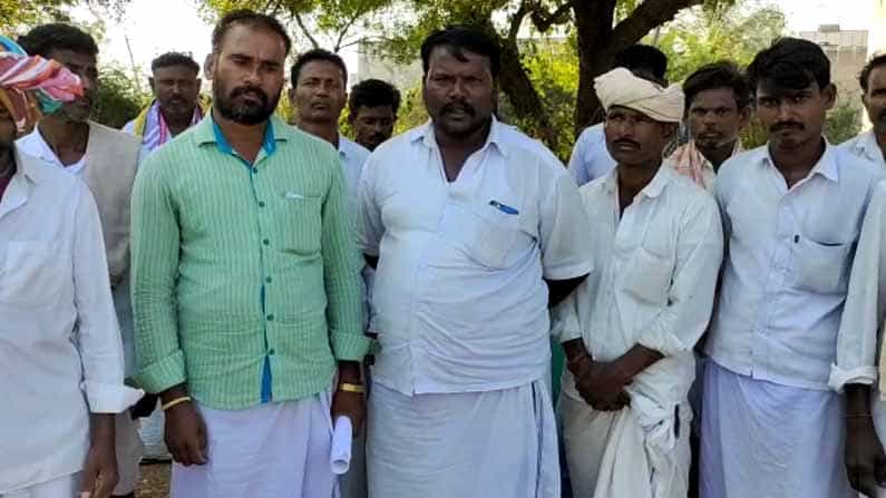 ಎರಡು ಕಡೆ ಮತದಾರರ ಪಟ್ಟಿಯಲ್ಲಿ ಹೆಸರು ನೋಂದಣಿ: ಅಕ್ರಮ ಮತದಾನವನ್ನು ತಡೆಗಟ್ಟಬೇಕೆಂದು ಗ್ರಾಮಸ್ಥರ ಒತ್ತಾಯ ಎರಡು ಕಡೆ ಮತದಾರರ ಪಟ್ಟಿಯಲ್ಲಿ ಹೆಸರು ನೋಂದಣಿ: ಅಕ್ರಮ ಮತದಾನವನ್ನು ತಡೆಗಟ್ಟಬೇಕೆಂದು ಗ್ರಾಮಸ್ಥರ ಒತ್ತಾಯ