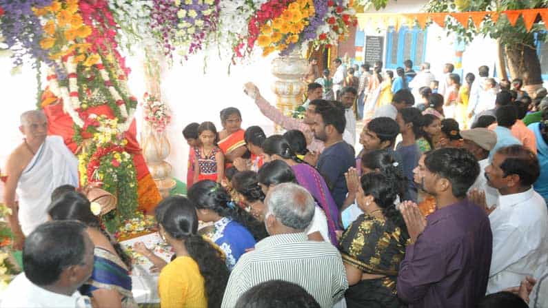 ವೈಕುಂಠ ಏಕಾದಶಿ ಆಚರಣೆಗೆ ಬೆಂಗಳೂರು ನಗರ ಡಿಸಿ ಬ್ರೇಕ್, ದೇವಸ್ಥಾನದಲ್ಲಿ ಭಕ್ತರಿಗಿಲ್ಲ ದೇವರ ದರ್ಶನ ವೈಕುಂಠ ಏಕಾದಶಿ ಆಚರಣೆಗೆ ಬೆಂಗಳೂರು ನಗರ ಡಿಸಿ ಬ್ರೇಕ್, ದೇವಸ್ಥಾನದಲ್ಲಿ ಭಕ್ತರಿಗಿಲ್ಲ ದೇವರ ದರ್ಶನ