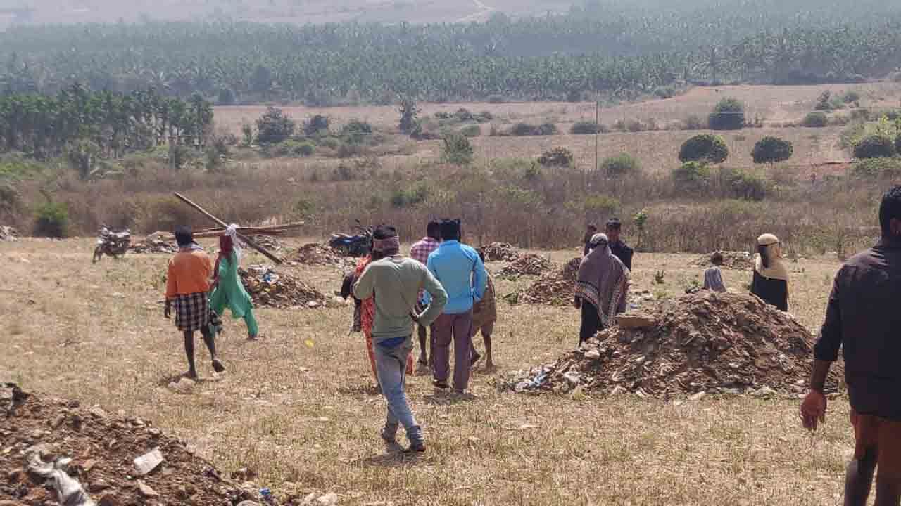 ಬೆಣ್ಣೆನಗರಿ: 150 ಎಕರೆ ಜಮೀನು ಪುಕ್ಸಟ್ಟೆಯಾಗಿ ಸಿಗ್ತಿದೆ ಅಂತಾ ಸುದ್ದಿ ಕೇಳಿ ಓಡೋಡಿ ಬಂದ ಜನರು, ಮುಂದೇನಾಯ್ತು?