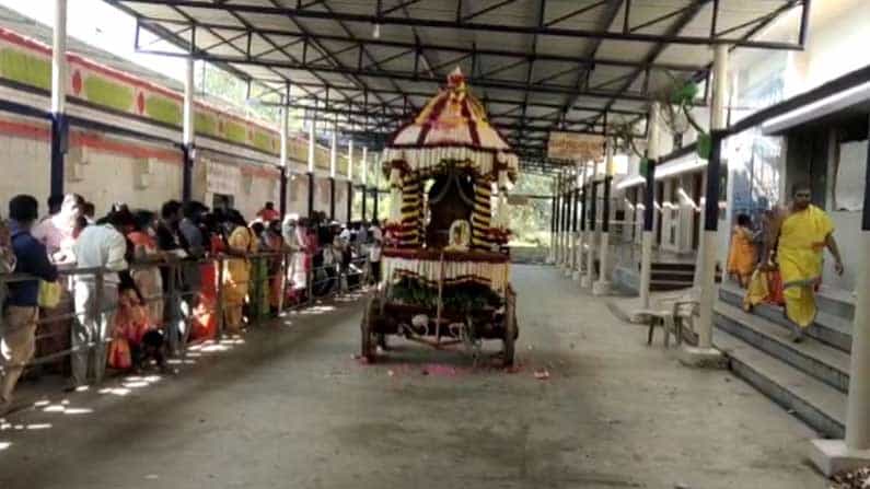 ನಾಡಿನಲ್ಲೆಡೆ ಷಷ್ಠಿ ಸಂಭ್ರಮ: ಶ್ರೀ ಕ್ಷೇತ್ರ ಘಾಟಿ ಸುಬ್ರಮಣ್ಯದಲ್ಲಿ ಬ್ರಹ್ಮರಥೋತ್ಸವ ಸರಳ ನಾಡಿನಲ್ಲೆಡೆ ಷಷ್ಠಿ ಸಂಭ್ರಮ: ಶ್ರೀ ಕ್ಷೇತ್ರ ಘಾಟಿ ಸುಬ್ರಮಣ್ಯದಲ್ಲಿ ಬ್ರಹ್ಮರಥೋತ್ಸವ ಸರಳ