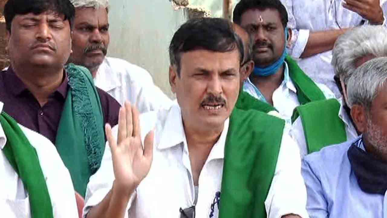 ಕಬ್ಬಿಗೆ ಬೆಂಬಲ ಬೆಲೆ ನೀಡುವವರೆಗೂ ನಮ್ಮ ಹೋರಾಟ ನಿಲ್ಲದು: ಕುರುಬೂರು ಶಾಂತಕುಮಾರ್ ಕಬ್ಬಿಗೆ ಬೆಂಬಲ ಬೆಲೆ ನೀಡುವವರೆಗೂ ನಮ್ಮ ಹೋರಾಟ ನಿಲ್ಲದು: ಕುರುಬೂರು ಶಾಂತಕುಮಾರ್