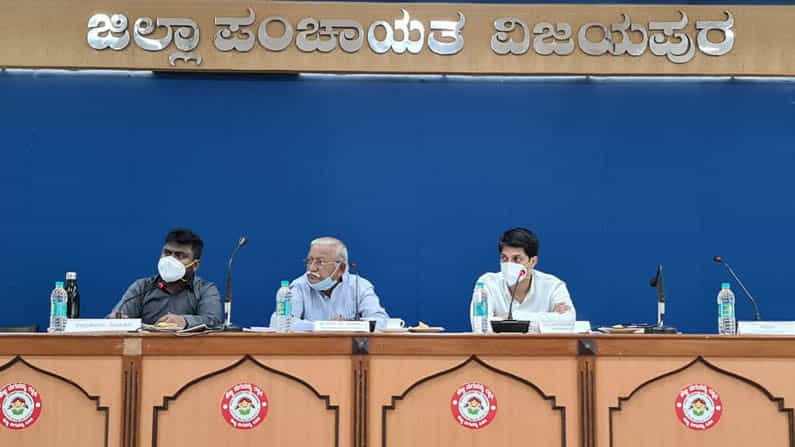 ಬಾಕಿ ಉಳಿದಿರುವ ಕಾಮಗಾರಿಗಳನ್ನು ಕೂಡಲೇ ಪೂರ್ಣಗೊಳಿಸಿ: ಸಂಸದ ರಮೇಶ ಜಿಗಜಿಣಗಿ ಸೂಚನೆ ಬಾಕಿ ಉಳಿದಿರುವ ಕಾಮಗಾರಿಗಳನ್ನು ಕೂಡಲೇ ಪೂರ್ಣಗೊಳಿಸಿ: ಸಂಸದ ರಮೇಶ ಜಿಗಜಿಣಗಿ ಸೂಚನೆ