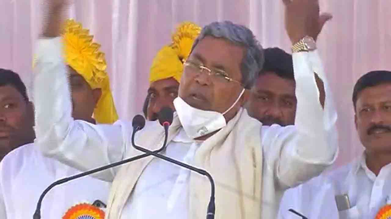 ‘ಮಾಂಸ ತಿಂದ್ರೆ ಏನು? ಹನುಮ ಜಯಂತಿ ಡೇಟ್ ಗೊತ್ತಿಲ್ಲ ಅಂದ್ರೆ ತಪ್ಪಾ?.. ನನ್ನ ವಿರುದ್ಧ ಏನು ವ್ಯಾಖ್ಯಾನಗಳು !’ ‘ಮಾಂಸ ತಿಂದ್ರೆ ಏನು? ಹನುಮ ಜಯಂತಿ ಡೇಟ್ ಗೊತ್ತಿಲ್ಲ ಅಂದ್ರೆ ತಪ್ಪಾ?.. ನನ್ನ ವಿರುದ್ಧ ಏನು ವ್ಯಾಖ್ಯಾನಗಳು !’
