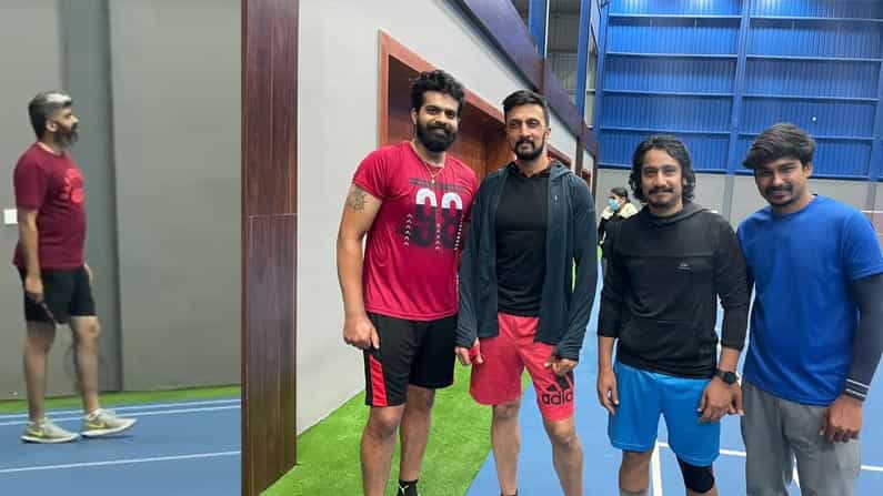 ಬ್ಯಾಡ್ಮಿಂಟನ್ನಲ್ಲಿ ಜೊತೆಯಾದ ಕಿಚ್ಚ ಸುದೀಪ್ ಮತ್ತು ಅನೂಪ್ ಭಂಡಾರಿ