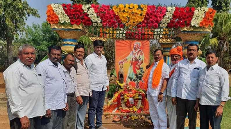 ಛತ್ರಪತಿ ಶಿವಾಜಿ ಮಹಾರಾಜರ ತಂದೆ ಷಹಾಜಿ ಪುಣ್ಯತಿಥಿ ಹಿನ್ನೆಲೆ: ಸಮಾಧಿ ಸ್ಥಳಕ್ಕೆ ಗಣ್ಯರ ಭೇಟಿ ಛತ್ರಪತಿ ಶಿವಾಜಿ ಮಹಾರಾಜರ ತಂದೆ ಷಹಾಜಿ ಪುಣ್ಯತಿಥಿ ಹಿನ್ನೆಲೆ: ಸಮಾಧಿ ಸ್ಥಳಕ್ಕೆ ಗಣ್ಯರ ಭೇಟಿ