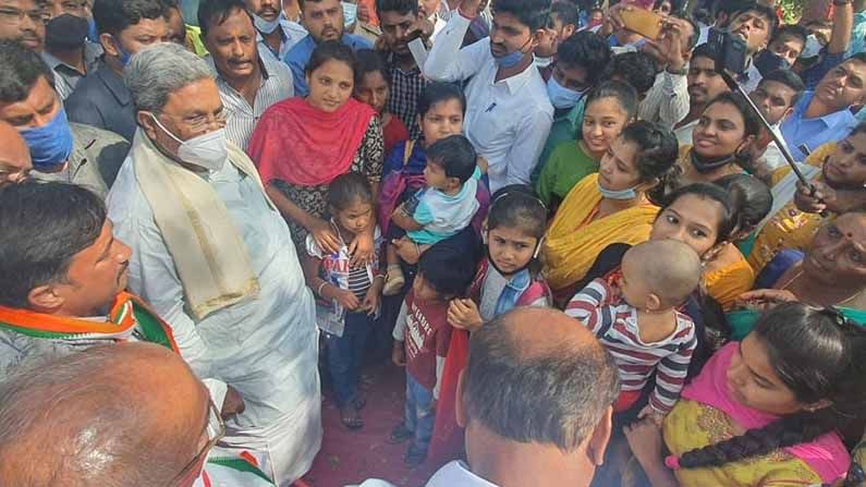 ಕಾಂಗ್ರೆಸ್ ಪಕ್ಷ ಕಾರ್ಮಿಕರ ಪರವಾಗಿ ಇದೆ: ವಿಪಕ್ಷ ನಾಯಕ ಸಿದ್ದರಾಮಯ್ಯ ಕಾಂಗ್ರೆಸ್ ಪಕ್ಷ ಕಾರ್ಮಿಕರ ಪರವಾಗಿ ಇದೆ: ವಿಪಕ್ಷ ನಾಯಕ ಸಿದ್ದರಾಮಯ್ಯ