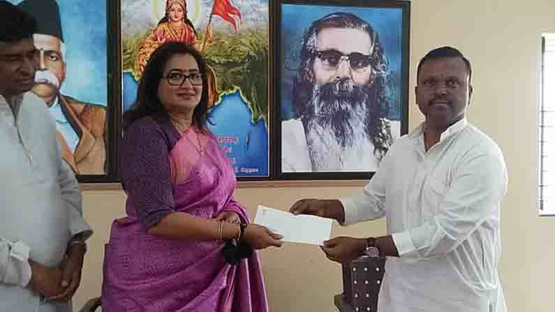 Ram Temple Construction Fund ರಾಮ ಮಂದಿರ ನಿರ್ಮಾಣ ನಿಧಿ ಅಭಿಯಾನ: RSSಗೆ ಸಾಥ್ ನೀಡಿದ ಸುಮಲತಾ Ram Temple Construction Fund ರಾಮ ಮಂದಿರ ನಿರ್ಮಾಣ ನಿಧಿ ಅಭಿಯಾನ: RSSಗೆ ಸಾಥ್ ನೀಡಿದ ಸುಮಲತಾ