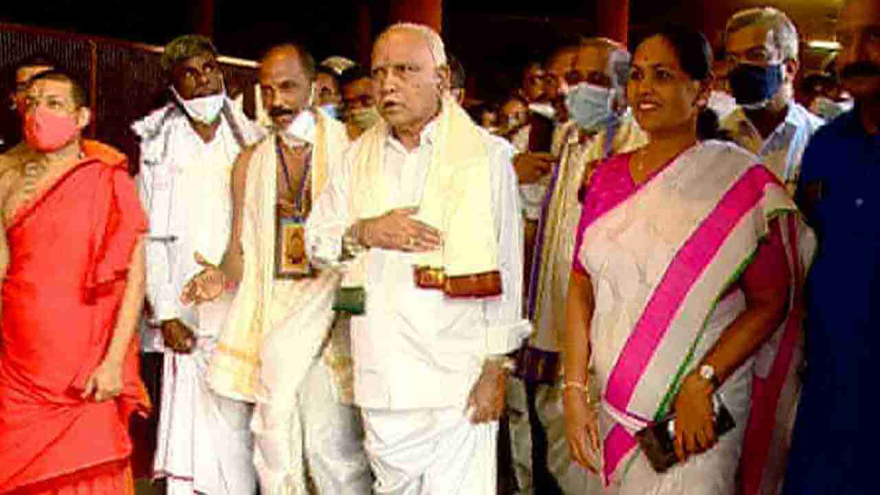 ‘ರಾಜಕೀಯ ಜಂಜಾಟದ ಮಧ್ಯೆ ಈ ಪ್ರವಾಸ ಮಾಡ್ತಿದ್ದೇನೆ.. ನೆಮ್ಮದಿ, ತೃಪ್ತಿಯಿದ್ದರೆ ಮಾತ್ರ ಸುಗಮ ಆಡಳಿತ ಸಾಧ್ಯ’