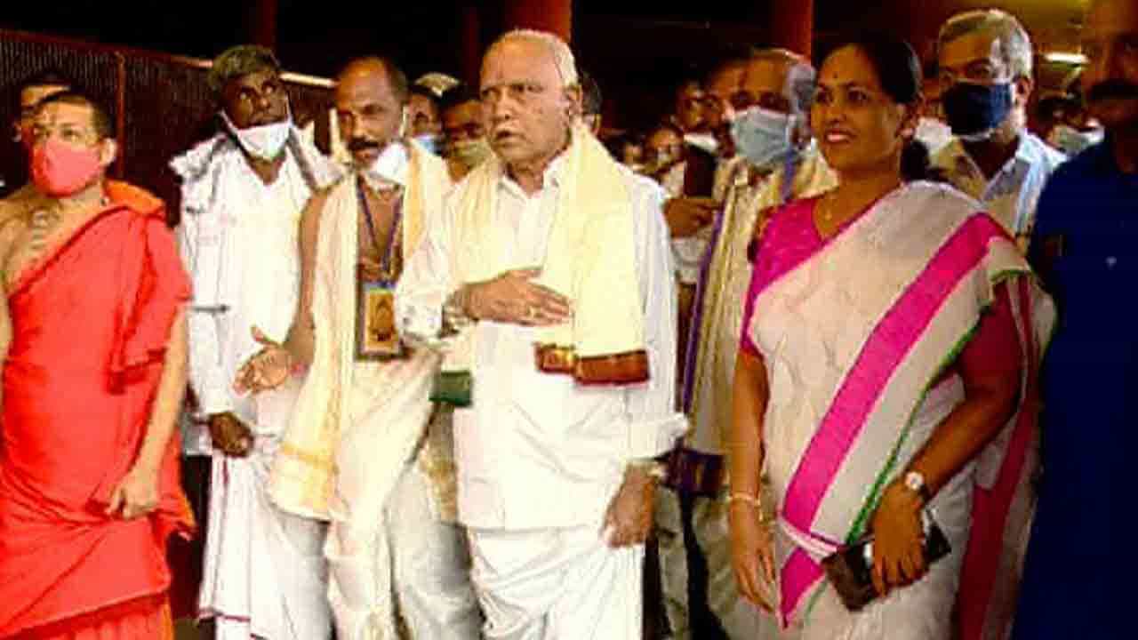 ‘ರಾಜಕೀಯ ಜಂಜಾಟದ ಮಧ್ಯೆ ಈ ಪ್ರವಾಸ ಮಾಡ್ತಿದ್ದೇನೆ.. ನೆಮ್ಮದಿ, ತೃಪ್ತಿಯಿದ್ದರೆ ಮಾತ್ರ ಸುಗಮ ಆಡಳಿತ ಸಾಧ್ಯ’