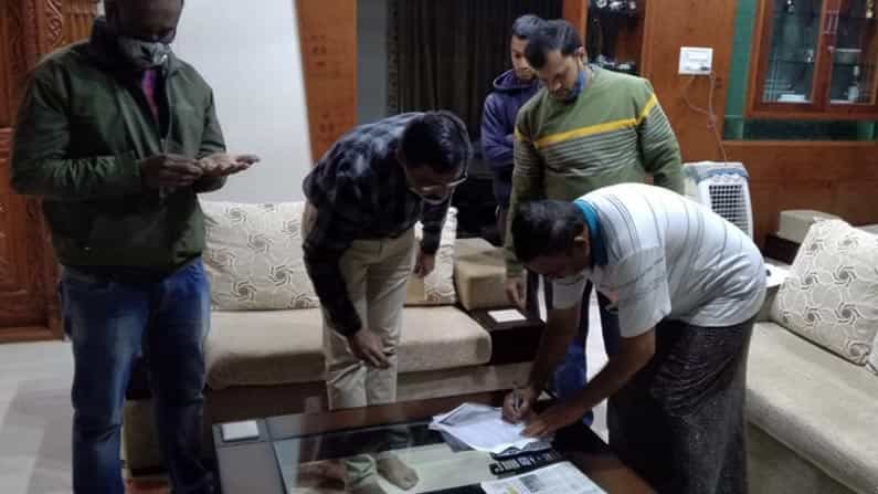 ಸರ್ಕಾರಿ ಜಮೀನು ರಿಜಿಸ್ಟರ್ ಆರೋಪ: ಅಧಿಕಾರಿಗಳ ಮನೆ ಮೇಲೆ ACB ದಾಳಿ