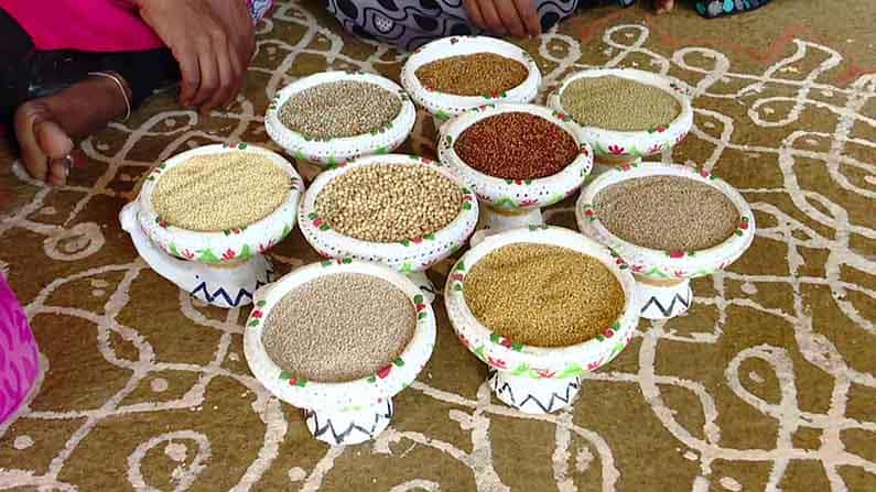 ಎಲ್ಲಿದೆ ಕನಿಷ್ಠ ಬೆಂಬಲ ಬೆಲೆ ಎಂದು ಅಂಕಿ-ಅಂಶಗಳ ಜತೆಗೆ ಸರ್ಕಾರದ ವಿರುದ್ಧ ಯೋಗೇಂದ್ರ ಯಾದವ್ ಕಿಡಿ ಎಲ್ಲಿದೆ ಕನಿಷ್ಠ ಬೆಂಬಲ ಬೆಲೆ ಎಂದು ಅಂಕಿ-ಅಂಶಗಳ ಜತೆಗೆ ಸರ್ಕಾರದ ವಿರುದ್ಧ ಯೋಗೇಂದ್ರ ಯಾದವ್ ಕಿಡಿ