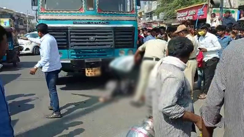 ಯಾದಗಿರಿ: ಬೈಕ್-ಲಾರಿ ಡಿಕ್ಕಿ, ಬೈಕ್ ಸವಾರ ಸ್ಥಳದಲ್ಲೇ ಸಾವು ಯಾದಗಿರಿ: ಬೈಕ್-ಲಾರಿ ಡಿಕ್ಕಿ, ಬೈಕ್ ಸವಾರ ಸ್ಥಳದಲ್ಲೇ ಸಾವು