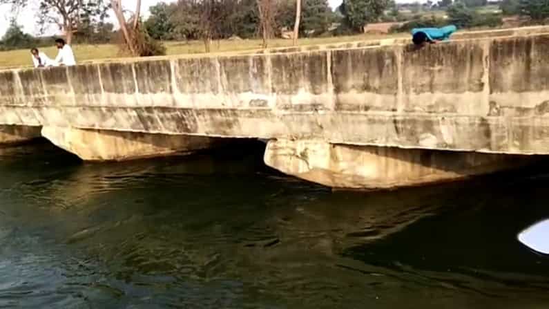 ಕಾಲುವೆಯಲ್ಲಿ ಈಜುವ ವೇಳೆ ನೀರುಪಾಲಾದ ಬಾಲಕ ಕಾಲುವೆಯಲ್ಲಿ ಈಜುವ ವೇಳೆ ನೀರುಪಾಲಾದ ಬಾಲಕ