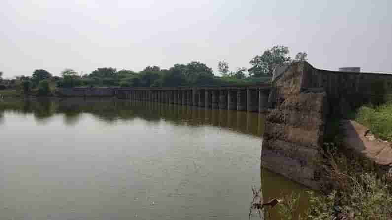 ಕಿತ್ತುಹೋದ ಬ್ಯಾರೇಜ್ನಿಂದ ತೆಲಂಗಾಣಕ್ಕೆ ನೀರು! ಕರ್ನಾಟಕದ ಜನತೆಗೆ ಕುಡಿಯುವ ನೀರೂ ಇಲ್ಲ; ನೀರಾವರಿಗೂ ಇಲ್ಲ