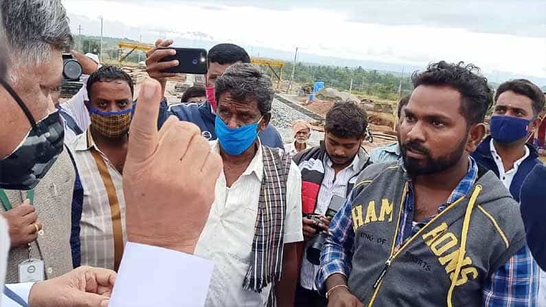 ನಾವು ಜಮೀನು ಕಳೆದುಕೊಂಡು ನಿರುದ್ಯೋಗಿಗಳಾಗಿದ್ದೇವೆ.. ನಮಗೆ ಯಾವಾಗ ಕೆಲಸ ಕೊಡುತ್ತೀರಾ? ಸಚಿವ ಶೆಟ್ಟರ್​ಗೆ ಯುವಕ ತರಾಟೆ