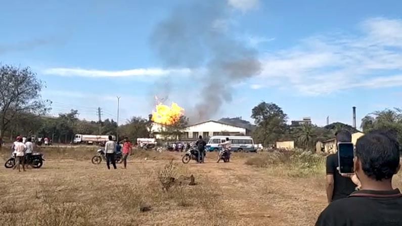 ದಾವಣಗೆರೆ ಕಾರ್ಖಾನೆಯಲ್ಲಿ ಬೆಂಕಿ ಅವಘಡ: ಓರ್ವ ಕಾರ್ಮಿಕ ಸಾವು ದಾವಣಗೆರೆ ಕಾರ್ಖಾನೆಯಲ್ಲಿ ಬೆಂಕಿ ಅವಘಡ: ಓರ್ವ ಕಾರ್ಮಿಕ ಸಾವು