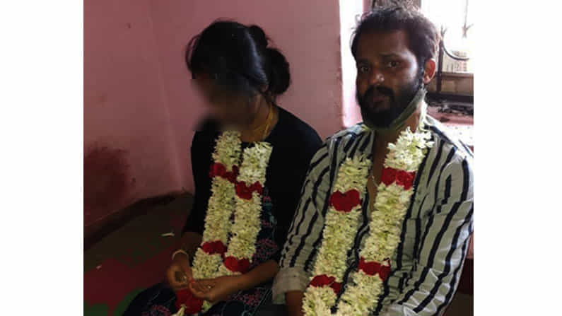 ಹಾಸನ: ಮದುವೆ ನಿಶ್ಚಯವಾಗಿದ್ದ ಯುವತಿಗೆ ಬಲವಂತವಾಗಿ ತಾಳಿ ಕಟ್ಟಿದ್ದ ಪಾಗಲ್ ಪ್ರೇಮಿಯ ಬಂಧನ ಹಾಸನ: ಮದುವೆ ನಿಶ್ಚಯವಾಗಿದ್ದ ಯುವತಿಗೆ ಬಲವಂತವಾಗಿ ತಾಳಿ ಕಟ್ಟಿದ್ದ ಪಾಗಲ್ ಪ್ರೇಮಿಯ ಬಂಧನ