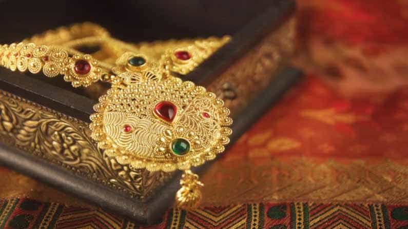 Gold Rate Today: ಬೆಂಗಳೂರು ಸೇರಿ ವಿವಿಧ ನಗರಗಳಲ್ಲಿ ಚಿನ್ನದ ದರ ಇಳಿಕೆ, ಹೈದರಾಬಾದ್​ನಲ್ಲಿ ಏರಿದ ಚಿನ್ನದ ಬೆಲೆ; ಸಂಪೂರ್ಣ ವಿವರ ಇಲ್ಲಿದೆ