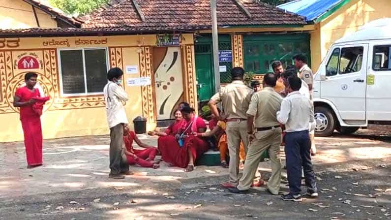 ಗೋಕರ್ಣ: ಕಡಲ ತೀರದಲ್ಲಿ ಈಜಲು ತೆರಳಿದ್ದ ಹೆಬ್ಬಗೋಡಿಯ ಮೂವರು ಜಲಸಮಾಧಿ ಗೋಕರ್ಣ: ಕಡಲ ತೀರದಲ್ಲಿ ಈಜಲು ತೆರಳಿದ್ದ ಹೆಬ್ಬಗೋಡಿಯ ಮೂವರು ಜಲಸಮಾಧಿ