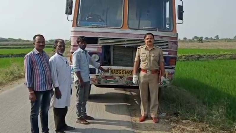 ಲಾರಿ ಕಳವು ಮಾಡಿದ್ದ ಆರೋಪಿ ಬಂಧನ ಲಾರಿ ಕಳವು ಮಾಡಿದ್ದ ಆರೋಪಿ ಬಂಧನ