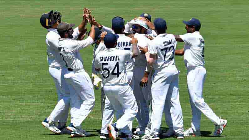 India vs Australia Test Series | 5 ವಿಕೆಟ್ ಕಬಳಿಸಿದ ನಂತರ ಬೌಲರ್ಗಳು ಮತ್ತಷ್ಟು ಶ್ರಮವಹಿಸಬೇಕಿತ್ತು: ಗಾವಸ್ಕರ್