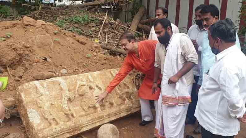 ಕಾಮಗಾರಿ ನಿಲ್ಲಸಿ.. ಇನ್ನೂ ಪುರಾತನ ವಸ್ತುಗಳು ಸಿಗಬಹುದು -ಸ್ಥಳೀಯ ಶಾಸಕ ಉದಯ್ ಗರುಡಾಚಾರ್