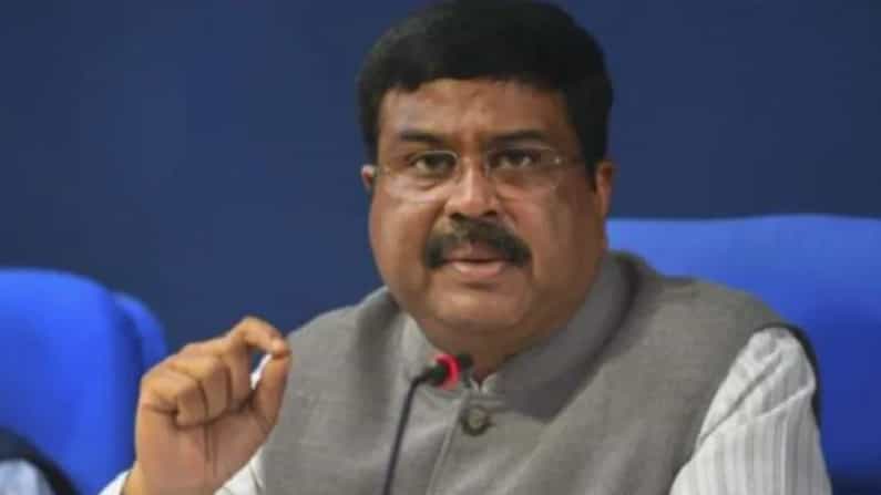 Petrol- Diesel Price Hike: ಪೆಟ್ರೋಲ್- ಡೀಸೆಲ್ ದರ ಏರಿಕೆ; ಕೇಂದ್ರ ಸಚಿವ ಧರ್ಮೇಂದ್ರ ಪ್ರಧಾನ್ ವಿರುದ್ಧ ಕೋರ್ಟ್ನಲ್ಲಿ ದಾವೆ Petrol- Diesel Price Hike: ಪೆಟ್ರೋಲ್- ಡೀಸೆಲ್ ದರ ಏರಿಕೆ; ಕೇಂದ್ರ ಸಚಿವ ಧರ್ಮೇಂದ್ರ ಪ್ರಧಾನ್ ವಿರುದ್ಧ ಕೋರ್ಟ್ನಲ್ಲಿ ದಾವೆ