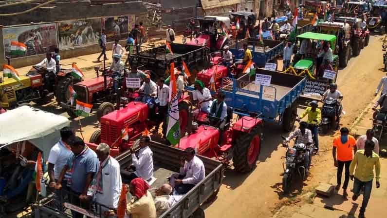 ಪೆಟ್ರೋಲ್, ಡೀಸೆಲ್, ಗ್ಯಾಸ್ ದರ ಹೆಚ್ಚಳ ಖಂಡಿಸಿ ಗದಗದಲ್ಲಿ ಕೈ ಕಾರ್ಯಕರ್ತರ ಟ್ರ್ಯಾಕ್ಟರ್ ಮೆರವಣಿಗೆ