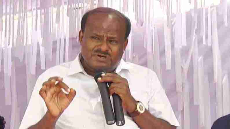 HD Kumaraswamy | ‘ಹಳ್ಳಿಗಳಲ್ಲಿ ಇತ್ತೀಚೆಗೆ ಒಂದು ಹೊಸ ಸ್ಟೈಲ್ ಶುರುವಾಗಿದೆ.. ಕೇಸರಿ ಟವಲ್ ಹಾಕಿಕೊಂಡು ಓಡಾಡೋದು’