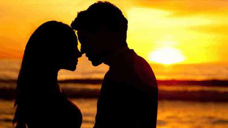 Kiss Day: ಮತ್ತೇರಿಸುವ ಮುತ್ತಿನಲ್ಲಿ ಎಷ್ಟೊಂದು ವಿಧ, ಯಾವ ಮುತ್ತಿಗೆ ಏನು ಅರ್ಥ? Kiss Day: ಮತ್ತೇರಿಸುವ ಮುತ್ತಿನಲ್ಲಿ ಎಷ್ಟೊಂದು ವಿಧ, ಯಾವ ಮುತ್ತಿಗೆ ಏನು ಅರ್ಥ?