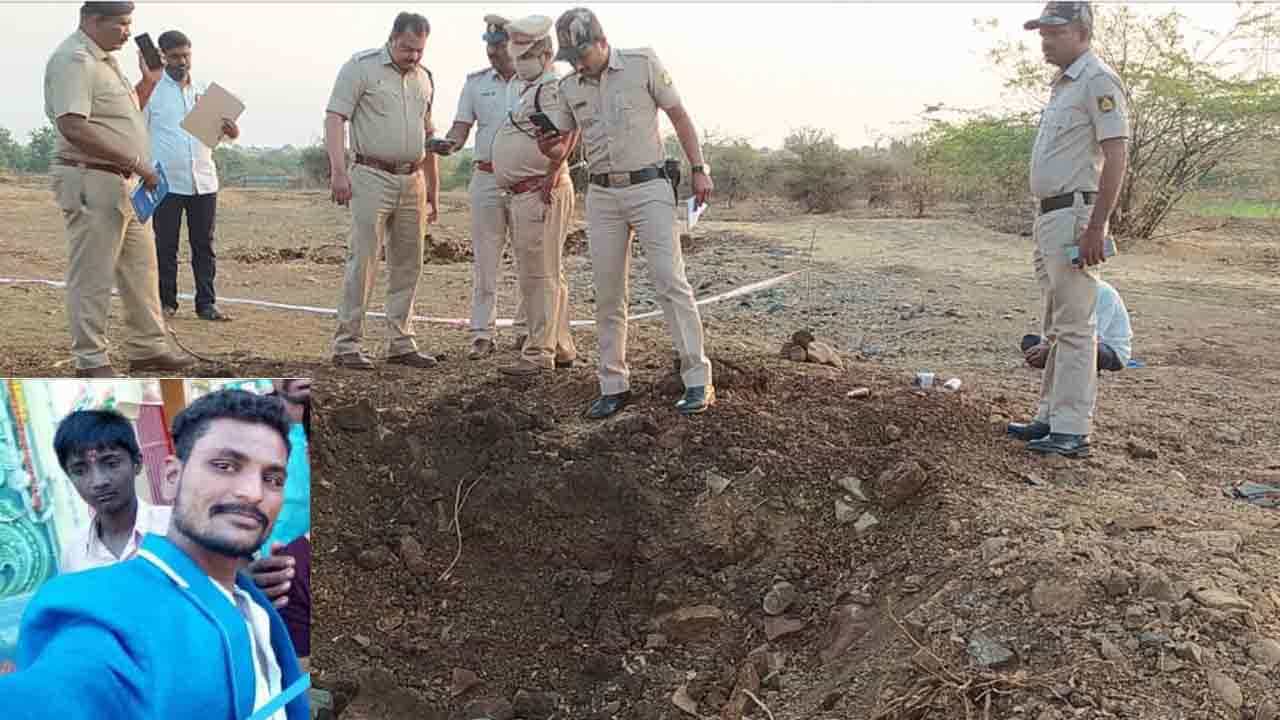 ಸೂಪರ್ ಮಾರ್ಕೆಟ್ನಿಂದ ಕರೆದೊಯ್ದು, ಮಾರಕಾಸ್ತ್ರಗಳಿಂದ ಇರಿದು, ತಲೆ ಮೇಲೆ ಕಲ್ಲು ಎತ್ತಿಹಾಕಿ ಯುವಕನ ಬರ್ಬರ ಹತ್ಯೆ ಸೂಪರ್ ಮಾರ್ಕೆಟ್ನಿಂದ ಕರೆದೊಯ್ದು, ಮಾರಕಾಸ್ತ್ರಗಳಿಂದ ಇರಿದು, ತಲೆ ಮೇಲೆ ಕಲ್ಲು ಎತ್ತಿಹಾಕಿ ಯುವಕನ ಬರ್ಬರ ಹತ್ಯೆ