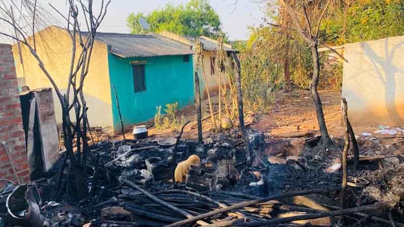 ಮೈಸೂರು: ಗುಡಿಸಿಲಿಗೆ ಬೆಂಕಿ ತಗುಲಿ ದವಸ ಧಾನ್ಯ ಸುಟ್ಟು ಭಸ್ಮ