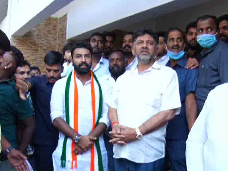 ಅಧ್ಯಕ್ಷ ಪಟ್ಟ ಬಿಟ್ಟು ಯಾವುದೇ ಹುದ್ದೆ ಸ್ವೀಕರಿಸುವುದಿಲ್ಲ.. ಯುವ ಕಾಂಗ್ರೆಸ್ ಅಧ್ಯಕ್ಷ ಪಟ್ಟಕ್ಕೆ ಪಟ್ಟು ಹಿಡಿದ ನಲಪಾಡ್