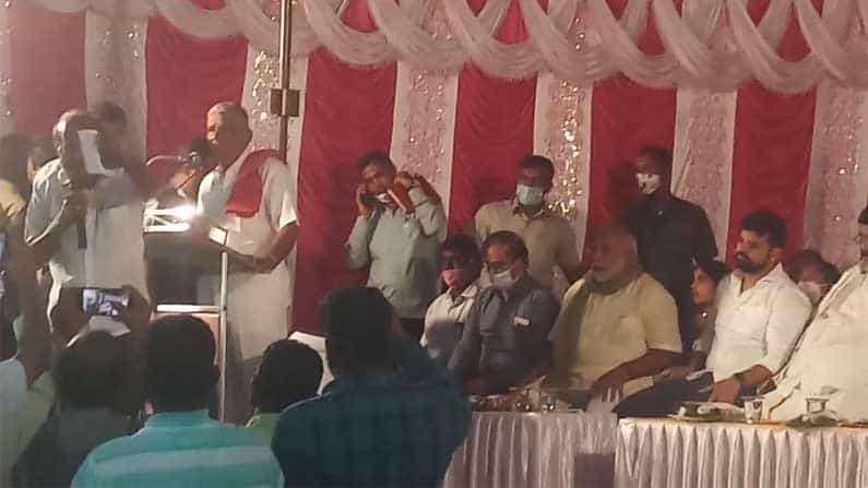 ಹಾಸನ ಜಿಲ್ಲೆಯಲ್ಲಿ ಮಿತಿಮೀರಿದ ಕಾಡಾನೆ ಹಾವಳಿ: ಅಧಿಕಾರಿಗಳ ಸಭೆ ಹಾಸನ ಜಿಲ್ಲೆಯಲ್ಲಿ ಮಿತಿಮೀರಿದ ಕಾಡಾನೆ ಹಾವಳಿ: ಅಧಿಕಾರಿಗಳ ಸಭೆ
