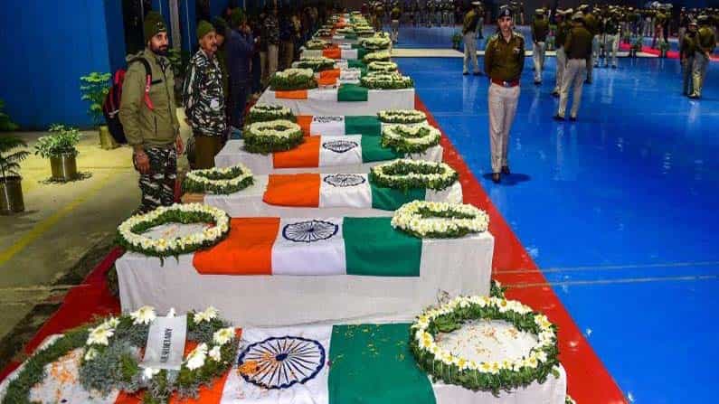 Two Years of Pulwama Attack | ಪುಲ್ವಾಮಾ ದಾಳಿ ನೆನಪಿಸಿಕೊಂಡು ಕಂಬನಿ ಮಿಡಿದ ದೇಶ Two Years of Pulwama Attack | ಪುಲ್ವಾಮಾ ದಾಳಿ ನೆನಪಿಸಿಕೊಂಡು ಕಂಬನಿ ಮಿಡಿದ ದೇಶ