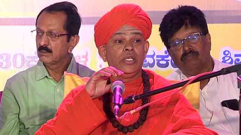 ‘ಯಾವುದೋ ಒಂದು ಜಾತಿಯ ಅಥವಾ ಉಪ ಜಾತಿಯ ಗುರುಗಳನ್ನು.. ಜಗದ್ಗುರು ಎಂದು ಕರೆಯುವುದು ಎಷ್ಟು ಸರಿ?’ ‘ಯಾವುದೋ ಒಂದು ಜಾತಿಯ ಅಥವಾ ಉಪ ಜಾತಿಯ ಗುರುಗಳನ್ನು.. ಜಗದ್ಗುರು ಎಂದು ಕರೆಯುವುದು ಎಷ್ಟು ಸರಿ?’