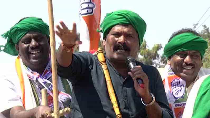 Shivaraj Tangadagi ನಮ್ಮ ಸಂಸದರಿಗೆ ತಾಕತ್ ಇದ್ರೆ.. ಮೋದಿ ಜೊತೆ ಒಂದು ಫೋಟೋ ತೆಗೆಸಿಕೊಳ್ಳಲಿ -ಶಿವರಾಜ್ ತಂಗಡಗಿ ಸವಾಲ್ Shivaraj Tangadagi ನಮ್ಮ ಸಂಸದರಿಗೆ ತಾಕತ್ ಇದ್ರೆ.. ಮೋದಿ ಜೊತೆ ಒಂದು ಫೋಟೋ ತೆಗೆಸಿಕೊಳ್ಳಲಿ -ಶಿವರಾಜ್ ತಂಗಡಗಿ ಸವಾಲ್