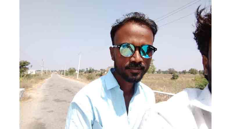 ಗ್ರಾ.ಪಂ. ಚುನಾವಣೆಯಲ್ಲಿ ತಾಯಿಯನ್ನು ಗೆಲ್ಲಿಸಿದ್ದ ಮಗನ ಹತ್ಯೆ ಕೇಸ್: ಐವರು ಅರೆಸ್ಟ್; ಐವರು ಇನ್ನೂ ನಾಪತ್ತೆ ಗ್ರಾ.ಪಂ. ಚುನಾವಣೆಯಲ್ಲಿ ತಾಯಿಯನ್ನು ಗೆಲ್ಲಿಸಿದ್ದ ಮಗನ ಹತ್ಯೆ ಕೇಸ್: ಐವರು ಅರೆಸ್ಟ್; ಐವರು ಇನ್ನೂ ನಾಪತ್ತೆ