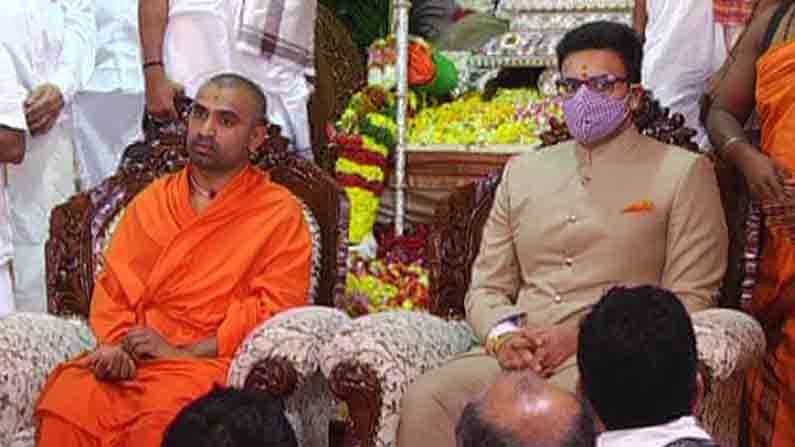 ‘ಸ್ವಾಮೀಜಿಗಳಾಗಿ ನಾವು ಧರ್ಮಕ್ಕಾಗಿ ಹೋರಾಟ ಮಾಡಬೇಕು.. ಯಾವುದೇ ಒಂದು ಸಮುದಾಯದ ಮೀಸಲಾತಿಗಾಗಿ ಅಲ್ಲ’ ‘ಸ್ವಾಮೀಜಿಗಳಾಗಿ ನಾವು ಧರ್ಮಕ್ಕಾಗಿ ಹೋರಾಟ ಮಾಡಬೇಕು.. ಯಾವುದೇ ಒಂದು ಸಮುದಾಯದ ಮೀಸಲಾತಿಗಾಗಿ ಅಲ್ಲ’