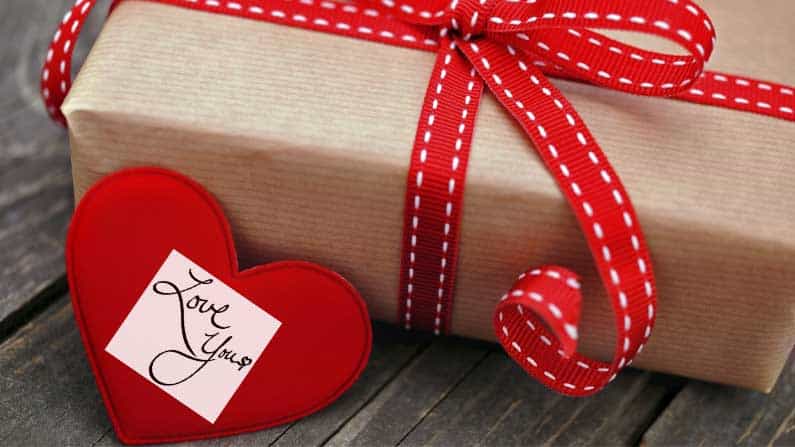 Valentine's Day: ನಿಮ್ಮ ಹುಡುಗನಿಗೆ ಕೊಡಬಹುದಾದ ನಿಮ್ಮಷ್ಟೇ ಚೆಂದದ ಉಡುಗೊರೆಗಳು Valentine's Day: ನಿಮ್ಮ ಹುಡುಗನಿಗೆ ಕೊಡಬಹುದಾದ ನಿಮ್ಮಷ್ಟೇ ಚೆಂದದ ಉಡುಗೊರೆಗಳು