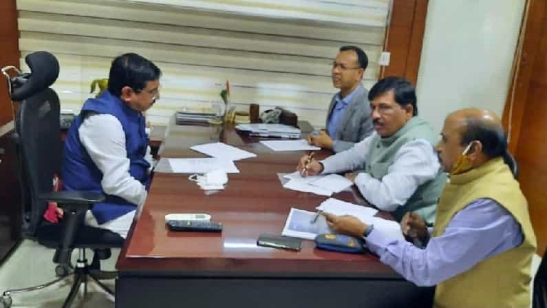 ಕೇಂದ್ರ ಗಣಿ ಸಚಿವ ಪ್ರಹ್ಲಾದ್ ಜೋಶಿ ಭೇಟಿ ಮಾಡಿದ ಸಚಿವ ಮುರುಗೇಶ್ ನಿರಾಣಿ: ಮಹತ್ವದ ವಿಚಾರ ಚರ್ಚೆ ಕೇಂದ್ರ ಗಣಿ ಸಚಿವ ಪ್ರಹ್ಲಾದ್ ಜೋಶಿ ಭೇಟಿ ಮಾಡಿದ ಸಚಿವ ಮುರುಗೇಶ್ ನಿರಾಣಿ: ಮಹತ್ವದ ವಿಚಾರ ಚರ್ಚೆ