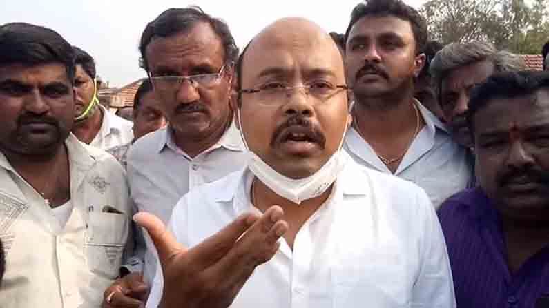 Siddaramaiah ರಾಮಮಂದಿರಕ್ಕೆ ದೇಣಿಗೆ ನೀಡಲ್ಲ ಅಂದ ಮಾತ್ರಕ್ಕೆ.. ಸಿದ್ದರಾಮಯ್ಯ ಹಿಂದೂ ವಿರೋಧಿ ಆಗಲ್ಲ -ಡಾ.ಯತೀಂದ್ರ Siddaramaiah ರಾಮಮಂದಿರಕ್ಕೆ ದೇಣಿಗೆ ನೀಡಲ್ಲ ಅಂದ ಮಾತ್ರಕ್ಕೆ.. ಸಿದ್ದರಾಮಯ್ಯ ಹಿಂದೂ ವಿರೋಧಿ ಆಗಲ್ಲ -ಡಾ.ಯತೀಂದ್ರ