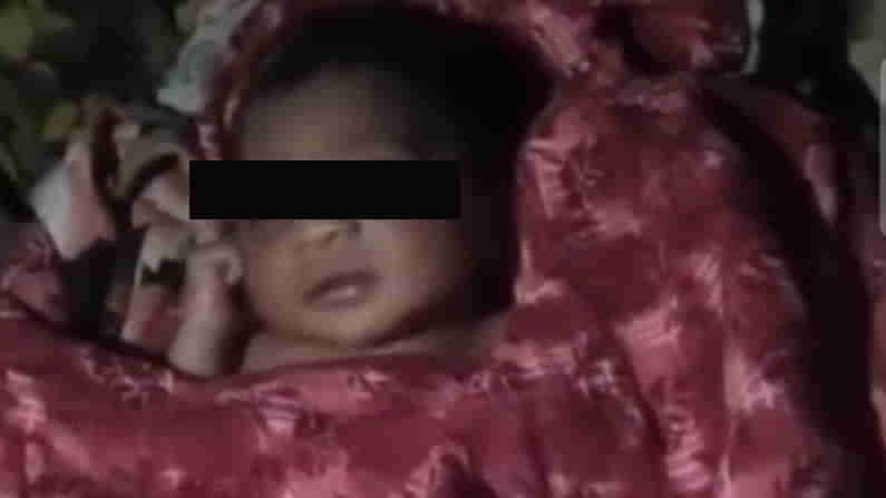 ಕರುಳಿನ ಕುಡಿಯನ್ನು ಬಟ್ಟೆಯಲ್ಲಿ ಸುತ್ತಿ.. ಗದಗ ಬಸ್ ನಿಲ್ದಾಣದಲ್ಲಿ ಬಿಟ್ಟು ಹೋದ.. ಹೆತ್ತ ತಾಯಿ!